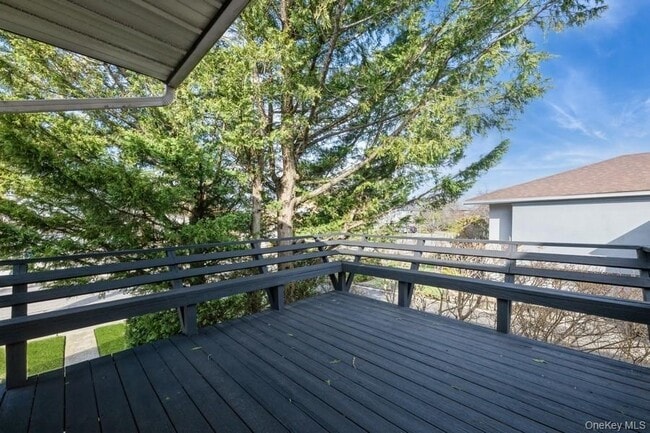 Building Photo - 482 Harbor Dr