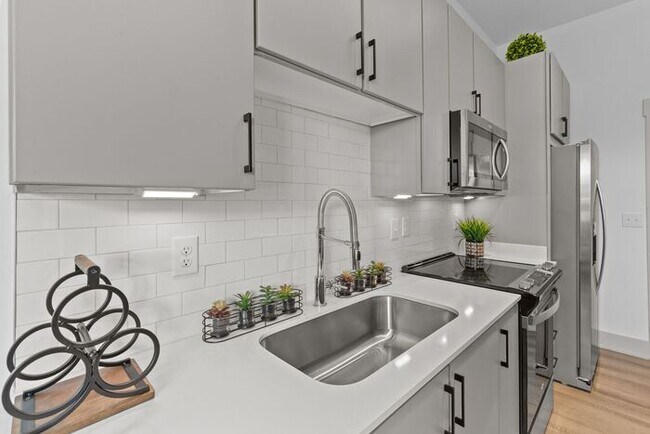 Building Photo - Chic Studio in the Heart of WEHO – Water &...