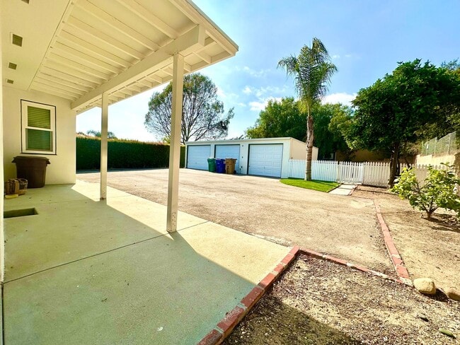 Building Photo - Beautifully Remodeled Unit on the East Side of Santa Barbara
