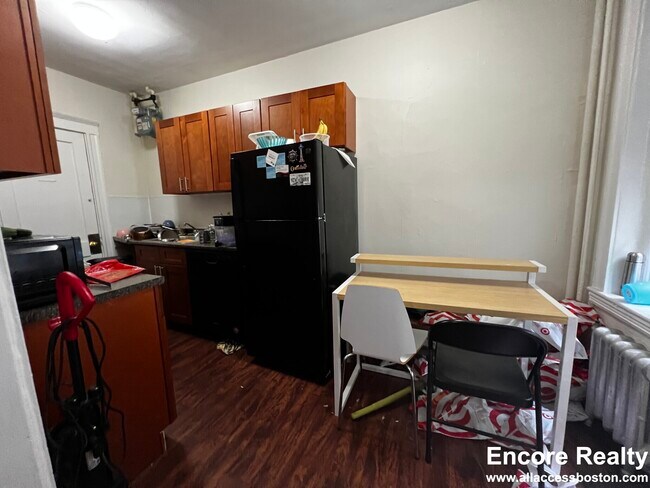 Building Photo - 1167 Boylston St