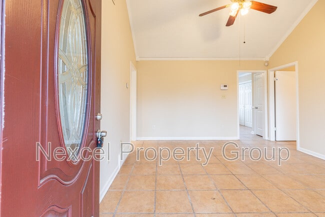 Building Photo - 10152 Yates Dr