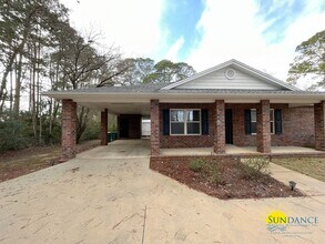 Building Photo - Beautiful home in the heart of Niceville!