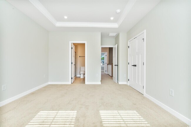 Building Photo - 303 Golan Cir