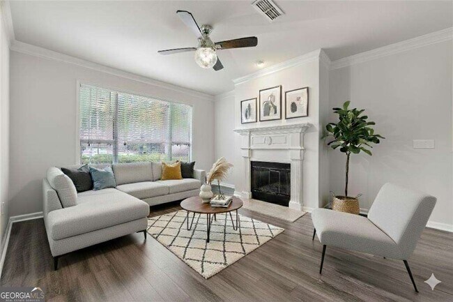 Building Photo - 2400 Cumberland Pkwy SE