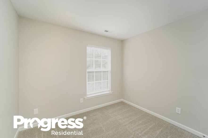 Building Photo - 10453 Roundleaf Dr