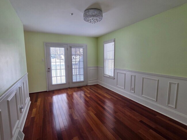 Building Photo - Beautiful Home Available in Evian!