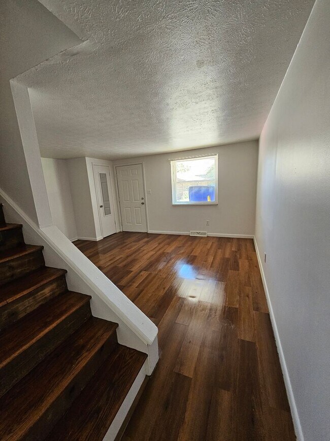 Building Photo - 189 Park Ave