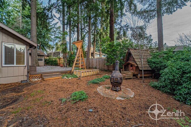 Building Photo - 1701 SE 123rd Ave