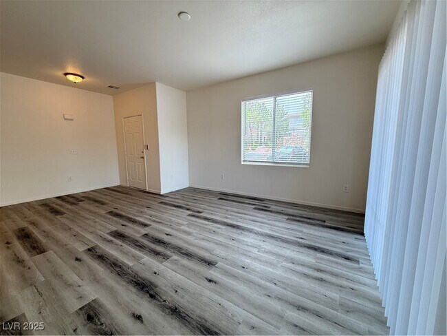 Building Photo - 813 Peachy Canyon Cir