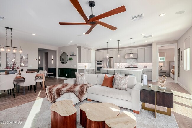 Building Photo - 11353 N Luckenbach St