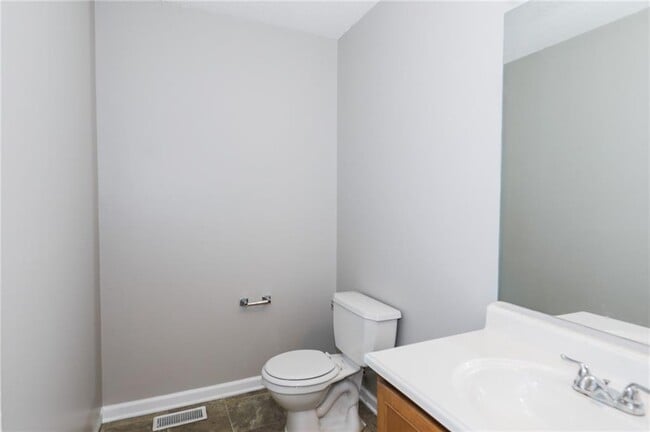 Building Photo - 5245 Oakley Commons Blvd