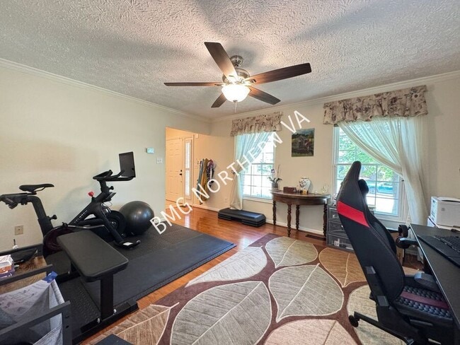 Building Photo - 3821 Jocelyn Dr