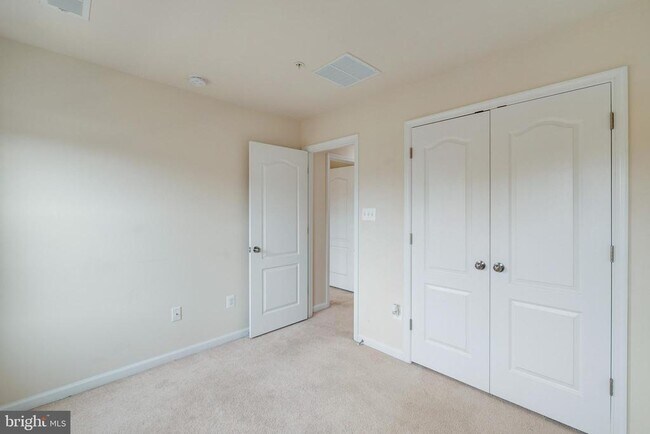 Building Photo - 2939 Sedgemore Pl
