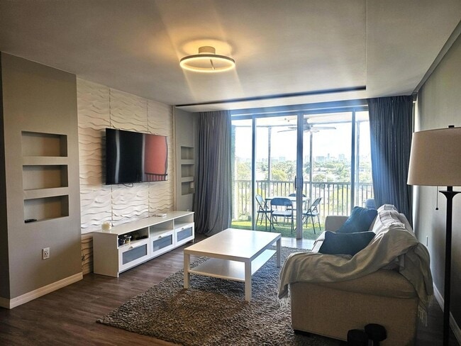 Building Photo - 1780 NE 191st St