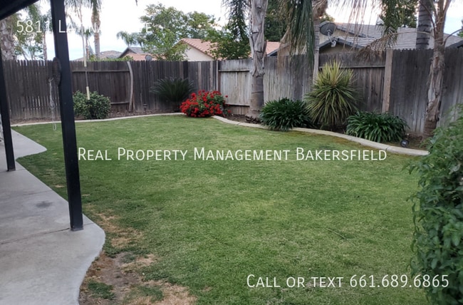 Building Photo - 5811 Latina Dr