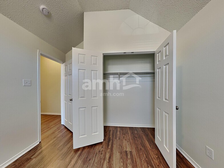 Building Photo - 11601 Wingfield Ln