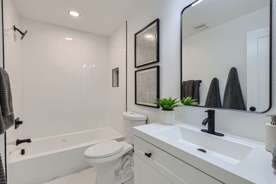 Building Photo - 3711 S Sherman St