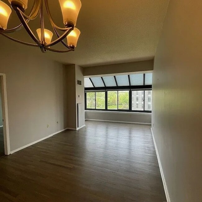 Building Photo - Wonderful 1 BR/1BA unit in the Observatory...