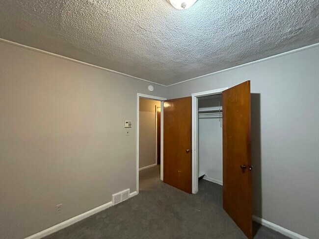 Building Photo - 5581 Marseilles St