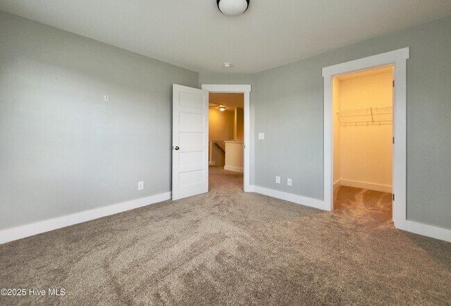 Building Photo - 102 Bogue Harbor Ct