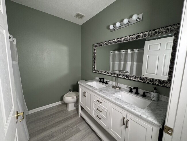 Building Photo - The Preserve Condos @ Oakleaf Plantation