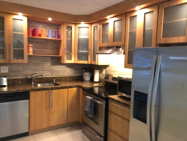 Building Photo - 301 Olivewood Plz
