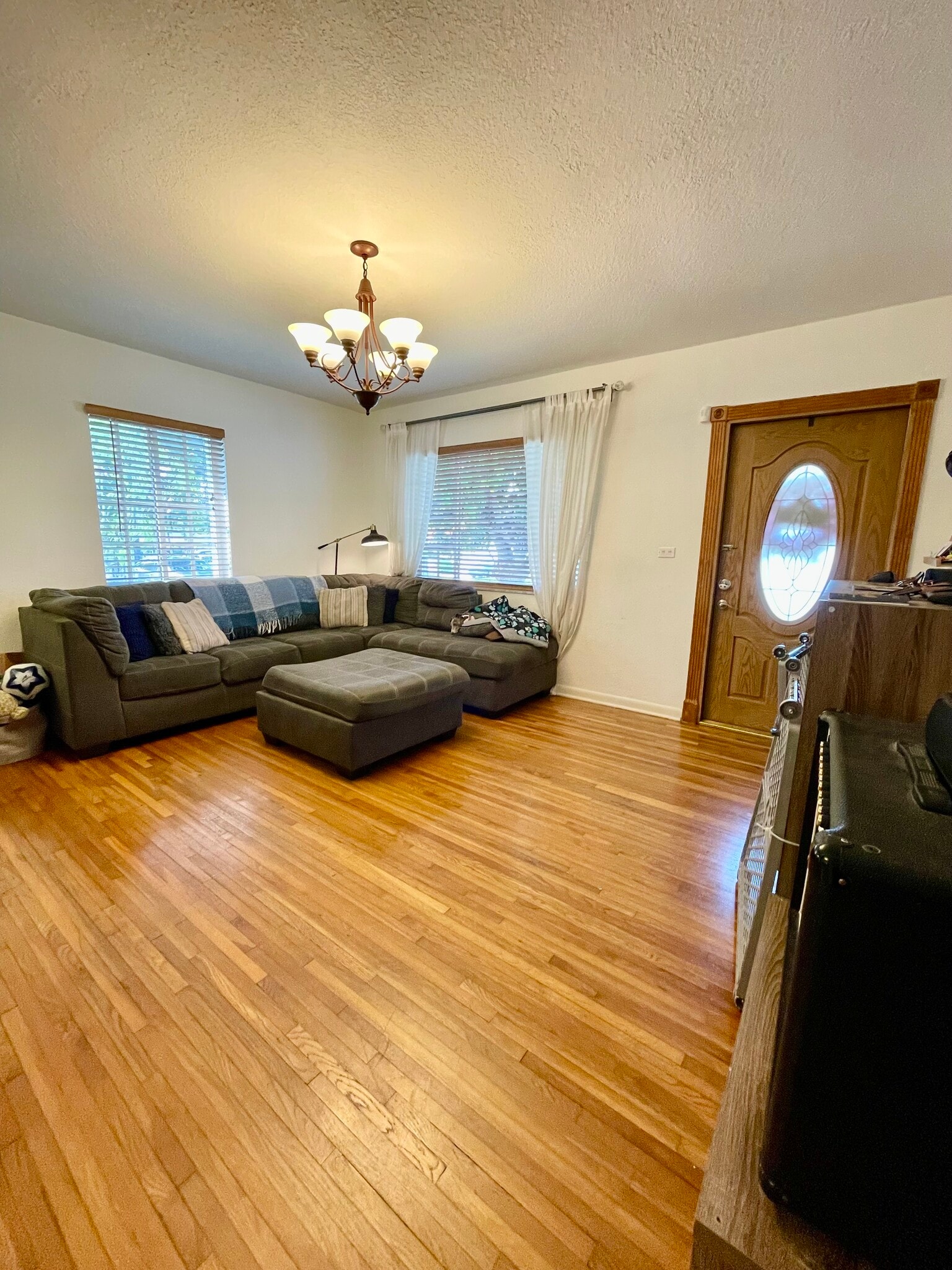 LIVING ROOM - 5840 SW 5th St