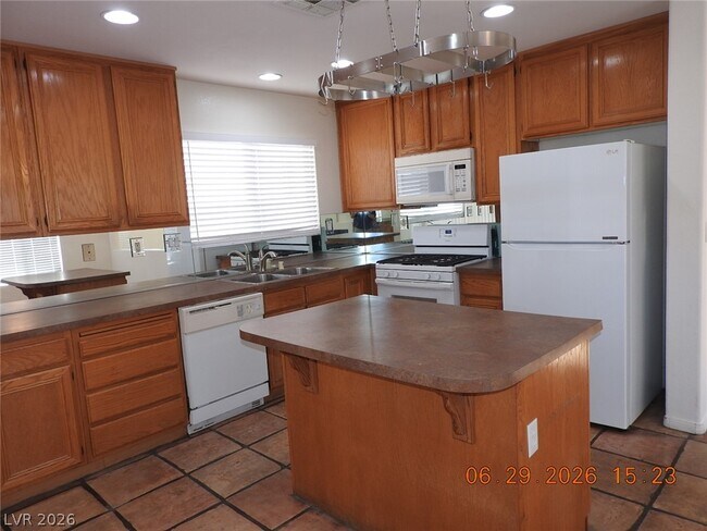 Building Photo - 742 Endicott Ct