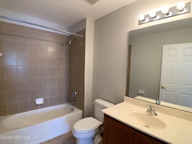 Building Photo - 1213 Harbour Town Dr