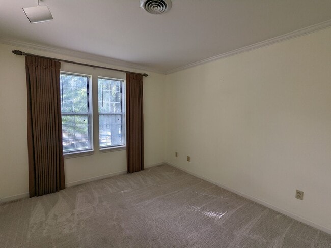 Building Photo - 921 Harbor House Dr