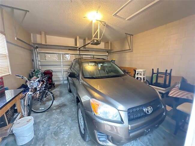 Building Photo - 8929 Silk Bay Pl