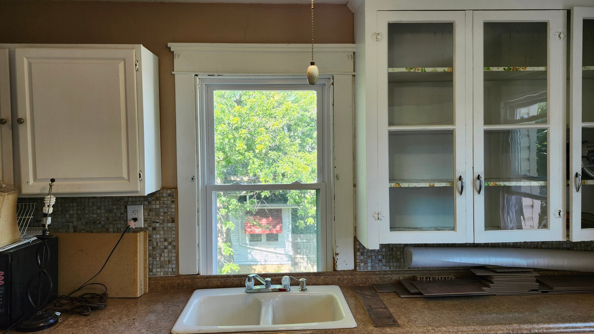 Kitchen - 47 Roesch Ave