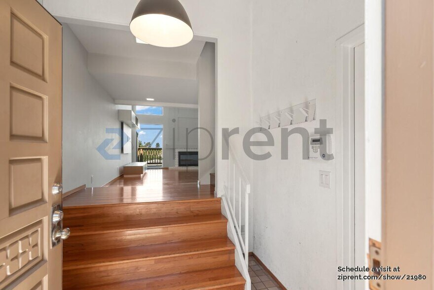 Building Photo - 1541 Buckeye Ct