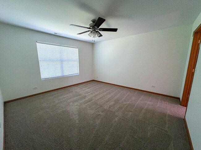 Building Photo - 1453 Millbrook Dr