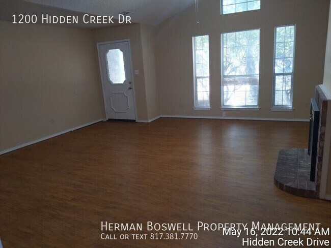Building Photo - 1200 Hidden Creek Dr