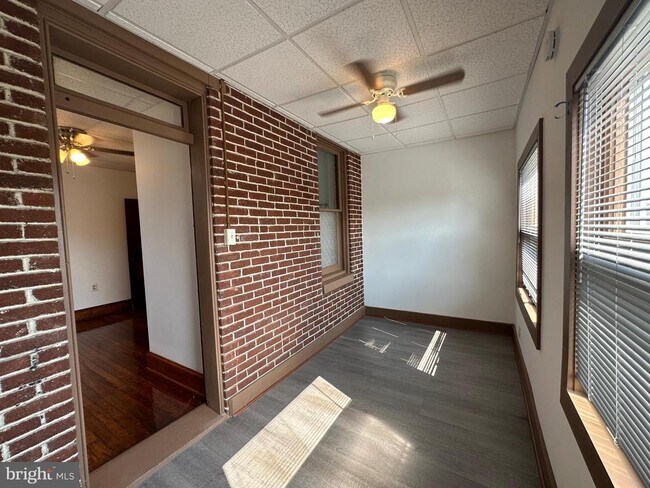 Building Photo - 239 N Stratton St