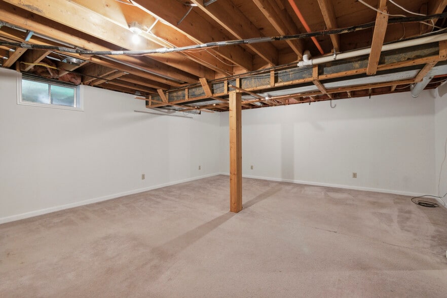 Building Photo - 232 Tall Pines Dr