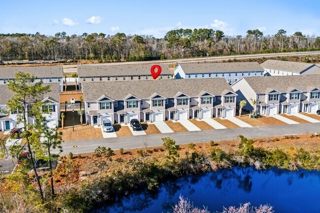 Building Photo - All Inclusive Seasonal Rental Available January 5-March 31st.