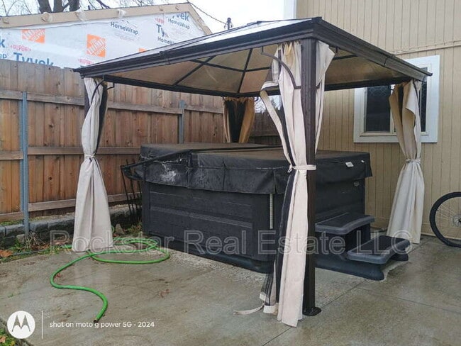 Building Photo - 3512 E 32nd Ave