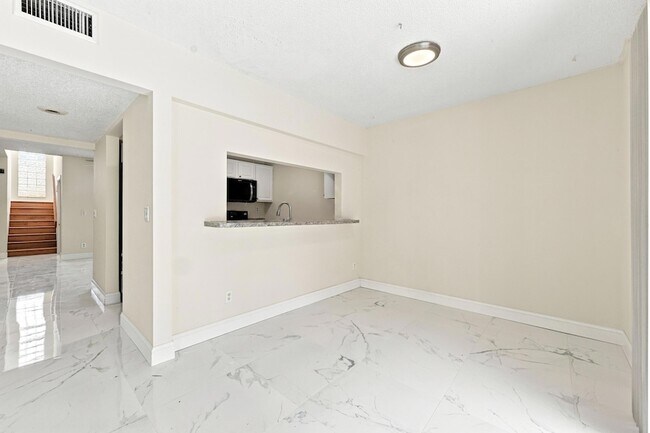Building Photo - 5120 Elmhurst Rd