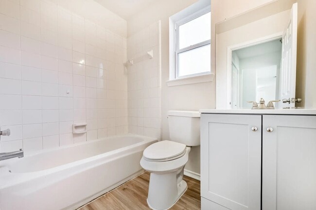 Primary Photo - 106 Mango St