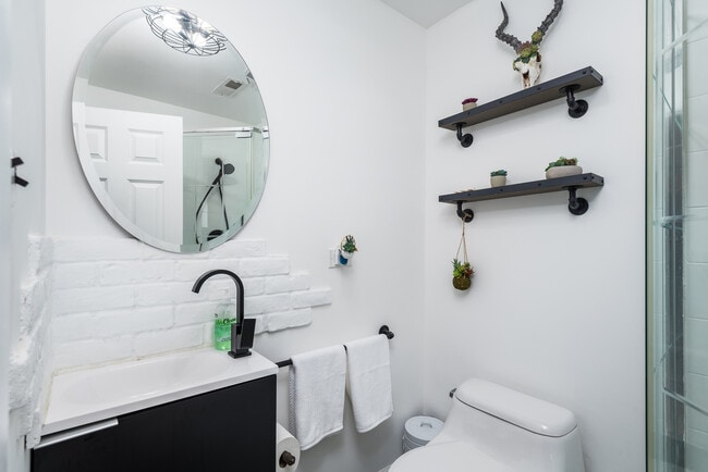 Building Photo - 2407 N Lafayette St