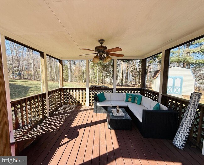 Building Photo - 16108 Kennedy St