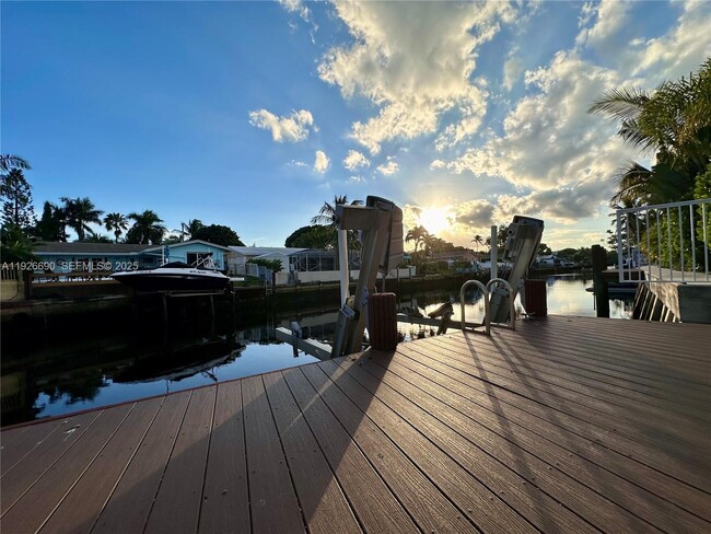 Building Photo - 1478 NE 57th St