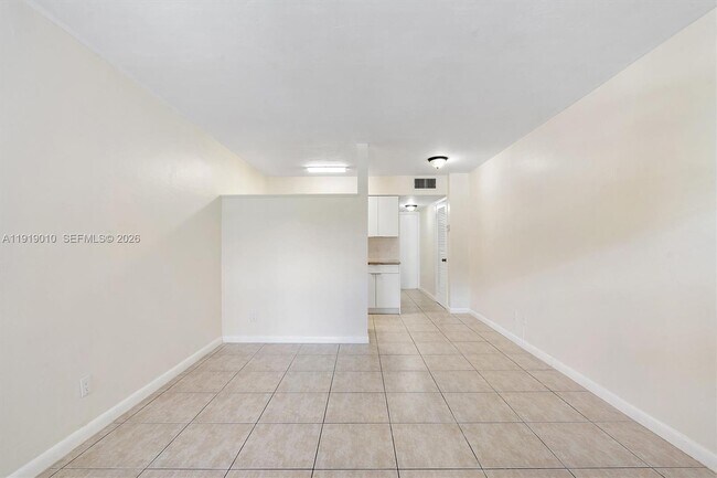 Building Photo - 1715 N 16th Ave