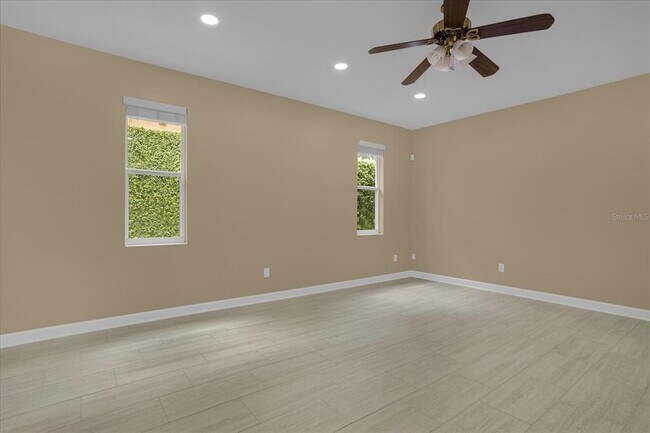 Building Photo - 1043 Via Como Pl