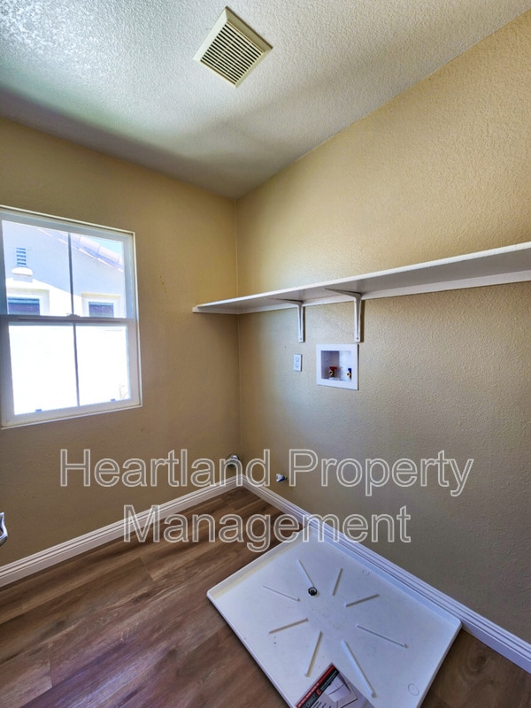 Building Photo - 714 Casita Ln