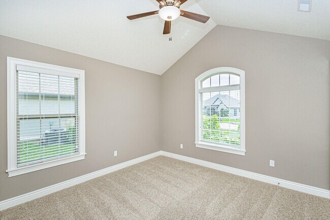 Building Photo - 6401 Cobble Creek Dr