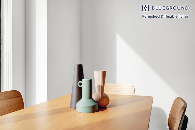 Building Photo - 27-19 44th Dr