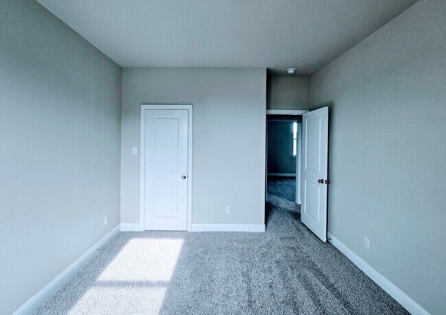 Building Photo - Brand-New Build in Prime Location | 4 Beds, 3 Baths, Peace & Proximity